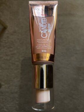 Revlon Candid Glow Moisture Glow Foundation - Cappuccino 510